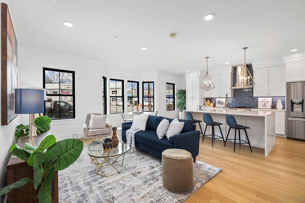 4 Anawan Ave unit 3, Boston, MA 02132 - photo 1