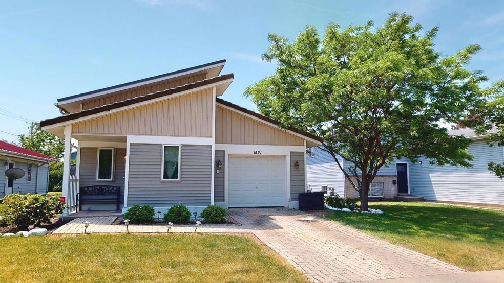 1521 11th St, Waukegan, IL 60085 - photo 1