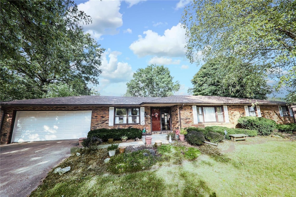 15 Duke Dr, Maryville, IL 62062 - photo 1