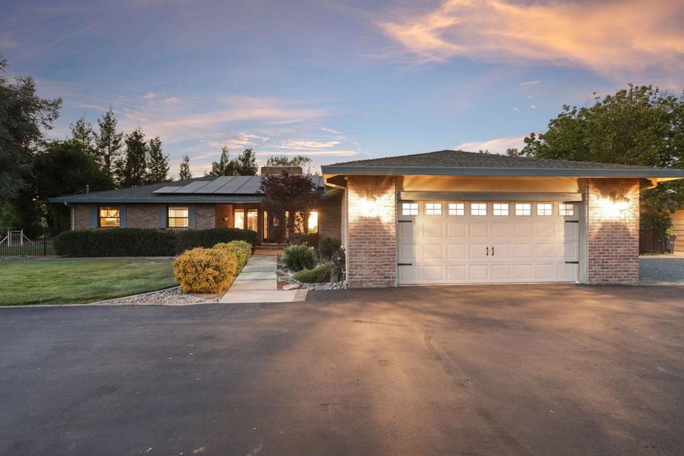 3055 E Forest Lake Rd, Acampo, CA 95220 - photo 1