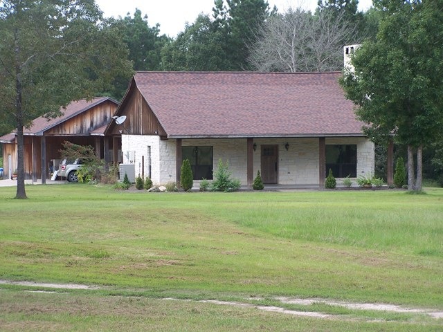 1325 Mountainview Rd, Lufkin, TX 75904 - photo 1