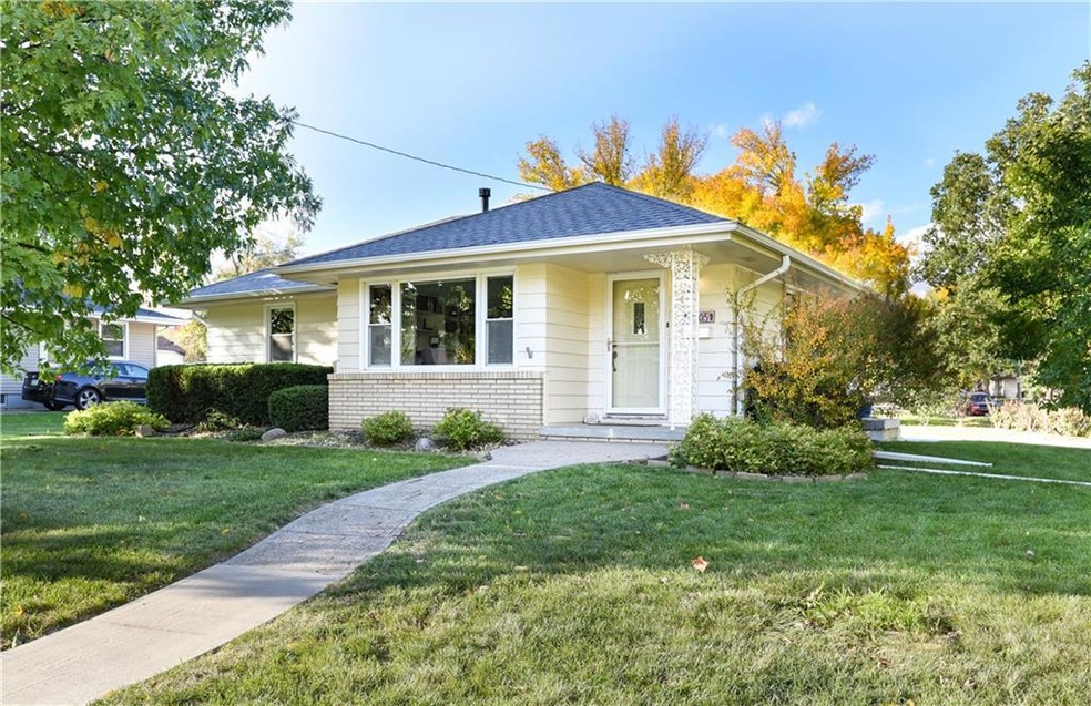 3205 Crestmoor Place, Des Moines, IA 50310 - photo 1