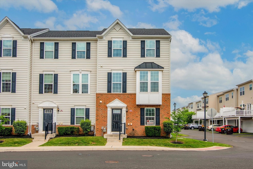 310 Almond Dr, Lansdale, PA 19446 - photo 1