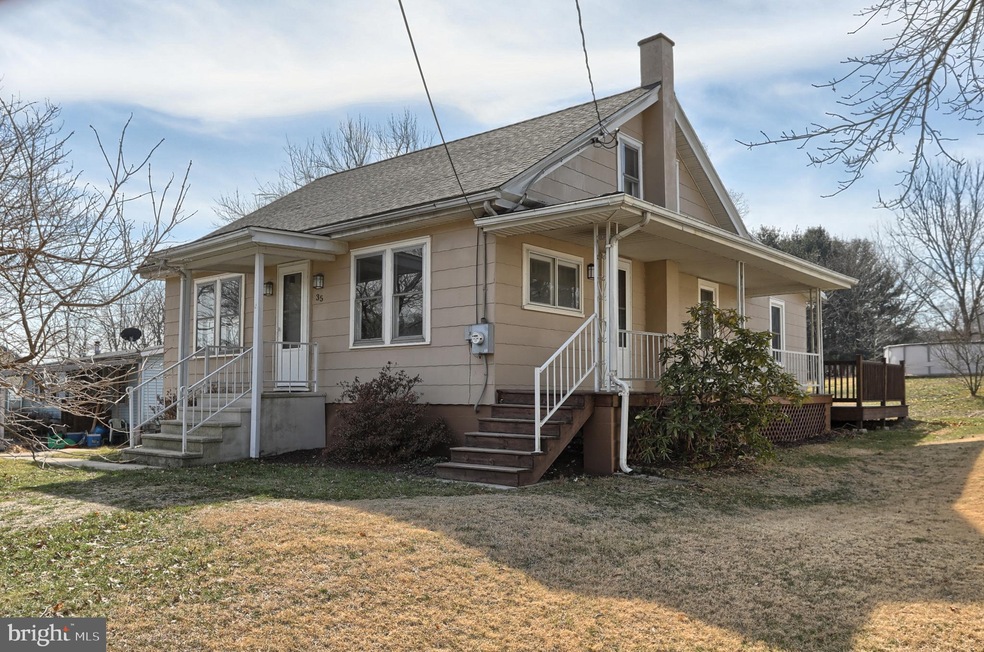 35 N Greenview Rd, Schuylkill Haven, PA 17972 - photo 1