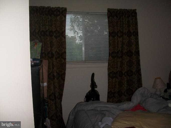 7317 Oakcrest Dr, New Carrollton, MD 20784 - photo 1