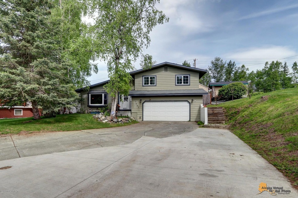 7327 Hennings Way