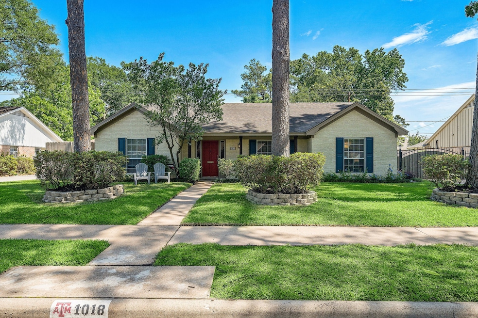 1018 Chantilly Ln, Houston, TX 77018 - photo 1