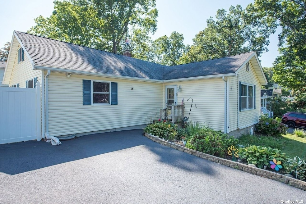 39 Palm Road, Rocky Point