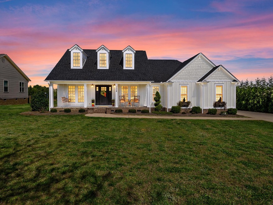 208 Lamp Post Rd, Inman, SC 29349 - photo 1