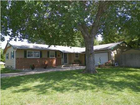 Great corner lot near highschool