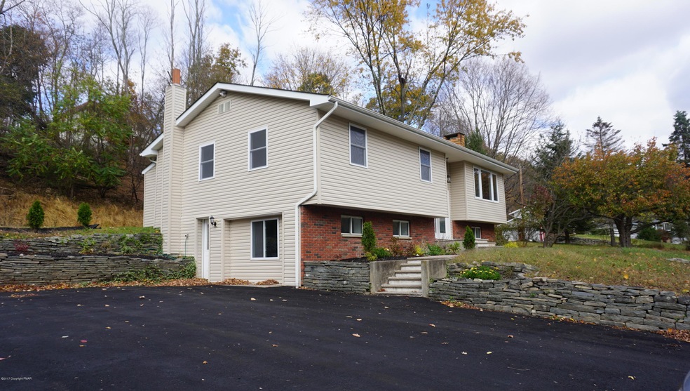 914 Acker Rd, Stroudsburg, PA 18360 - photo 1