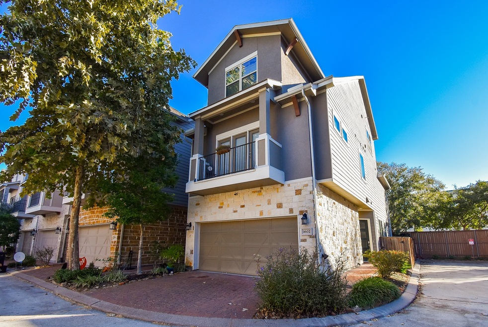 1602 Water Oak Point Dr, Houston, TX 77055 - photo 1