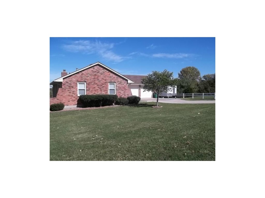 Large lot, cul-de-sac, beautiful views