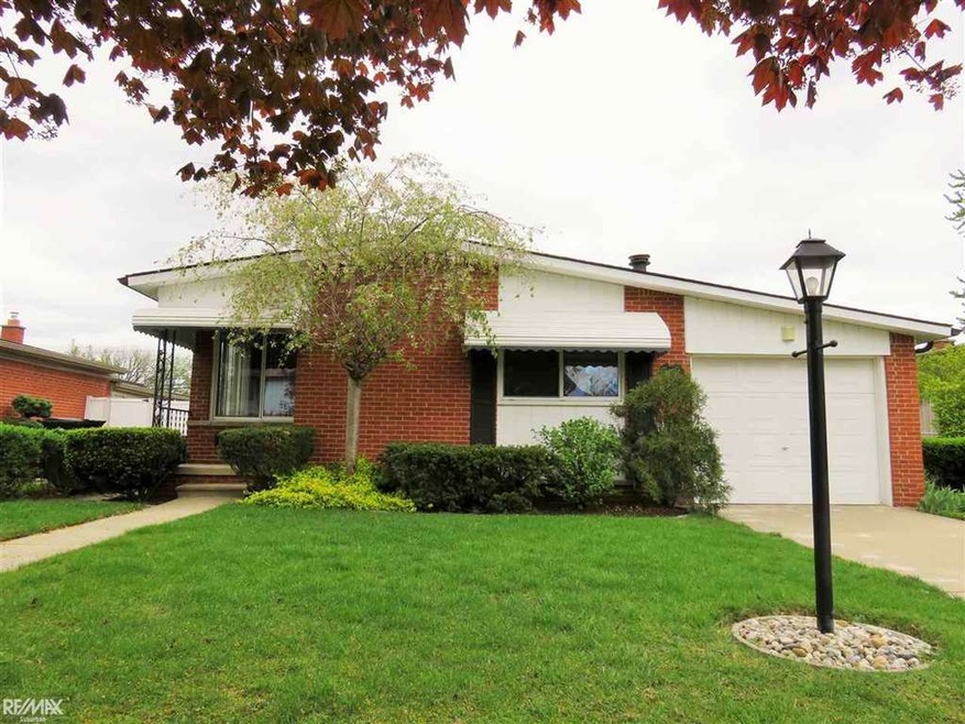 30428 Hennigan St, Roseville, MI 48066 - photo 1