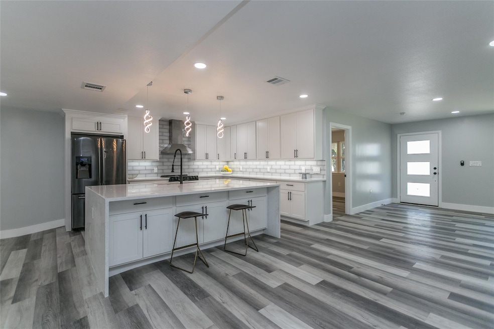 18 Beverly Ct, Bedford, TX 76022 - photo 1