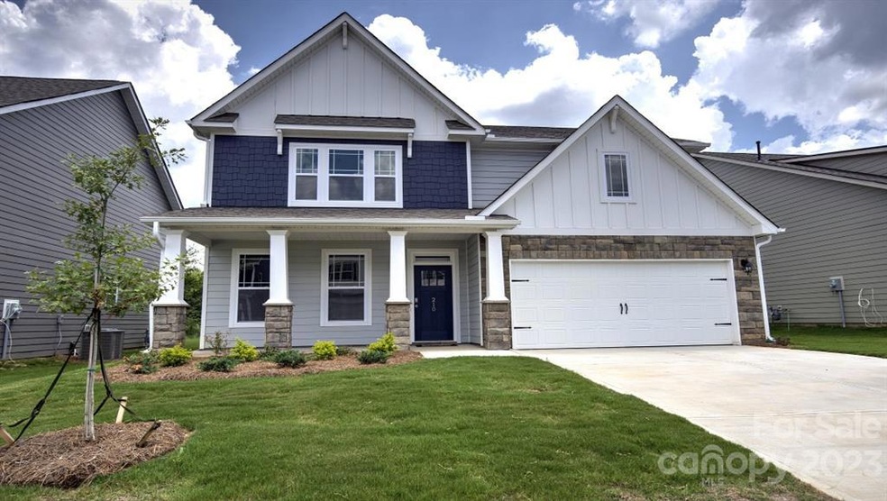 687 Fox Cove Rd, Hendersonville, NC 28792 - photo 1