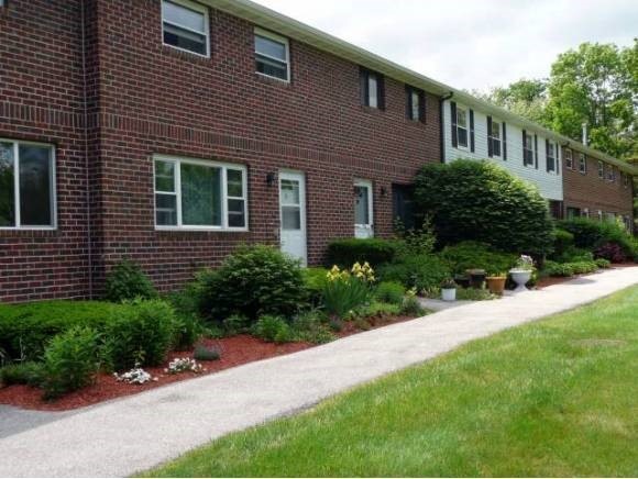 18 Oakridge Dr unit 18, Londonderry, NH 03053 - photo 1