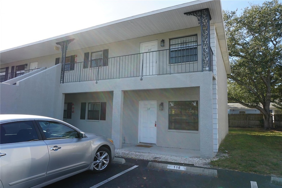 101 Lake Ave NE unit 117, Largo, FL 33771 - photo 1