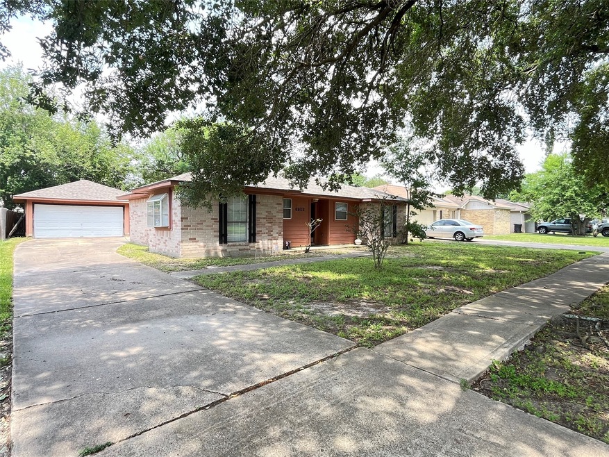 6902 Feather Creek Dr, Houston, TX 77086 - photo 1