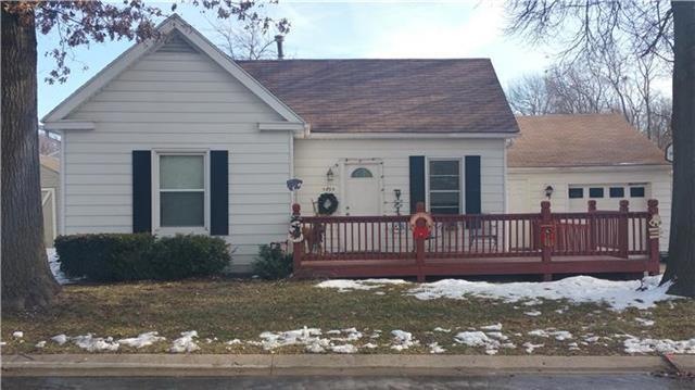9409 Haskins St, Lenexa, KS 66215 - photo 1