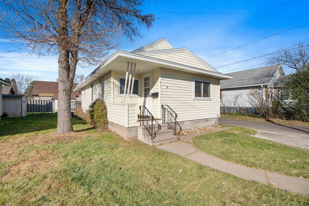 611 12th Ave E, Superior, WI 54880 - photo 1