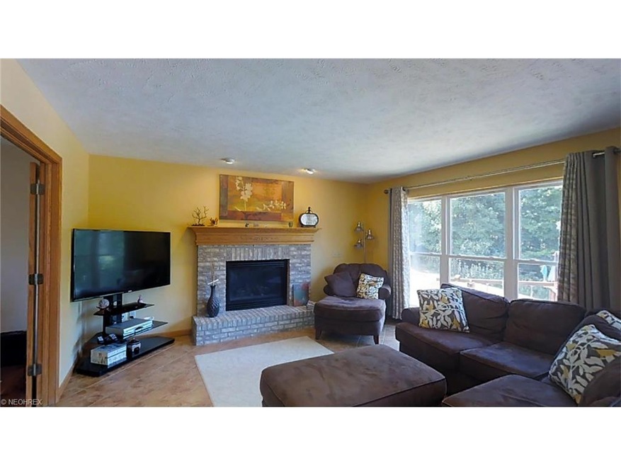 2160 Kimberly Ct, Wickliffe, OH 44092 - photo 1