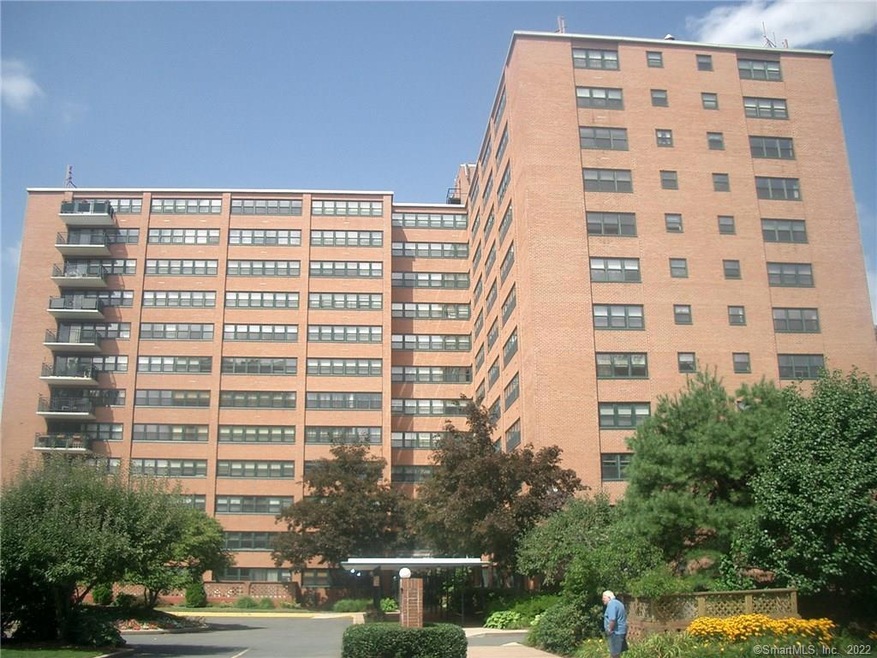 The Woodland unit 4D, Hartford, CT 06105 - photo 1