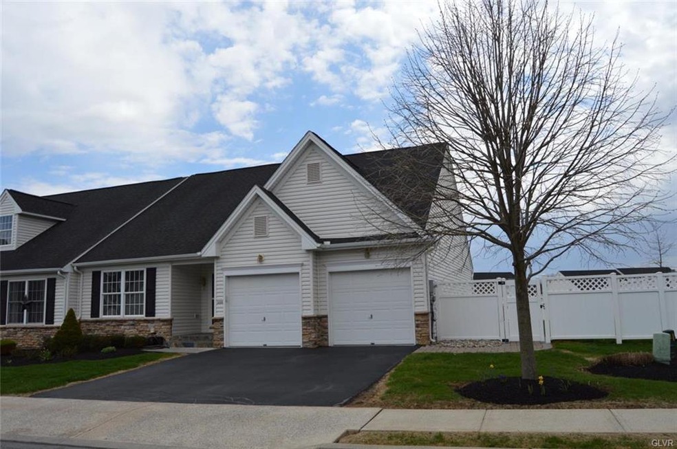 1229 Lindenwood Ln, Easton, PA 18040 - photo 1