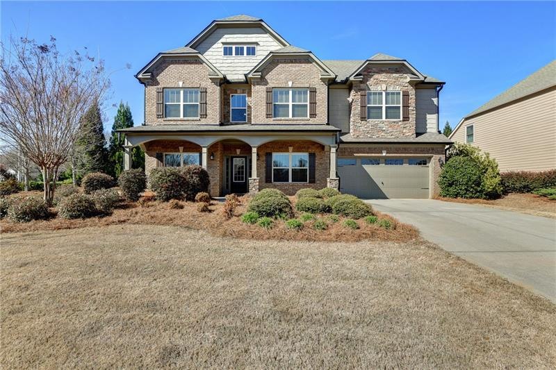 Nice front yard with beautiful landscaping.