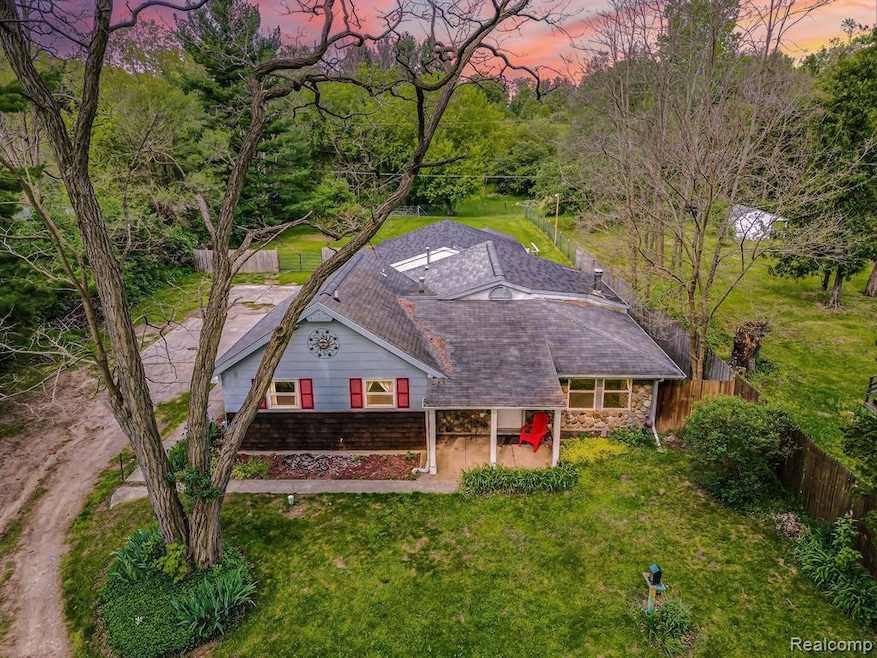 5103 Bray Rd, Flint, MI 48505 - photo 1