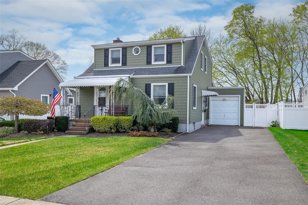 Sold $725,000