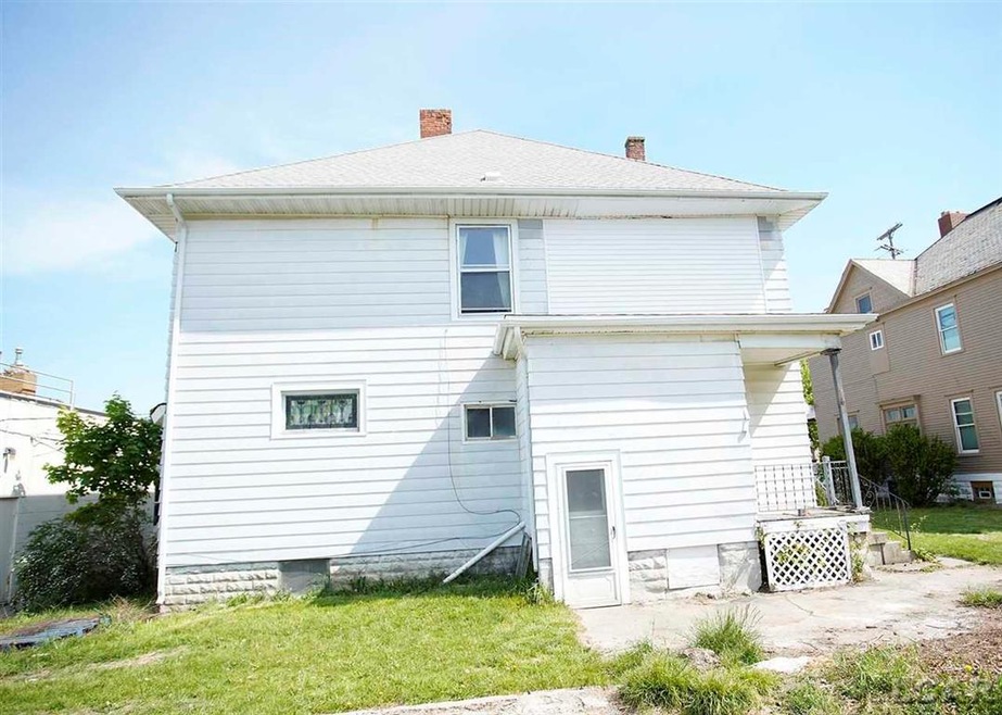 418 E Maumee St, Adrian, MI 49221 - photo 1