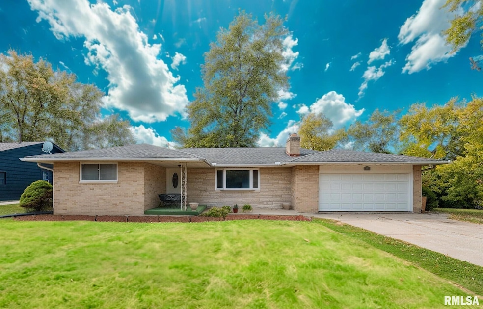 For Sale $199,900 • Co-Listing Agent