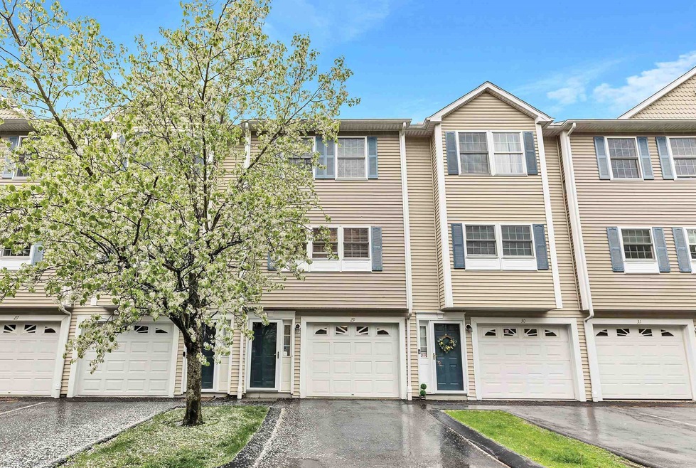 1029 S Mammoth Rd unit 29, Manchester, NH 03109 - photo 1