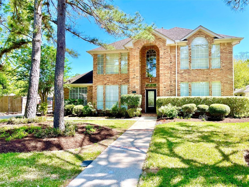 1305 Merriewood Dr, Friendswood, TX 77546 - photo 1