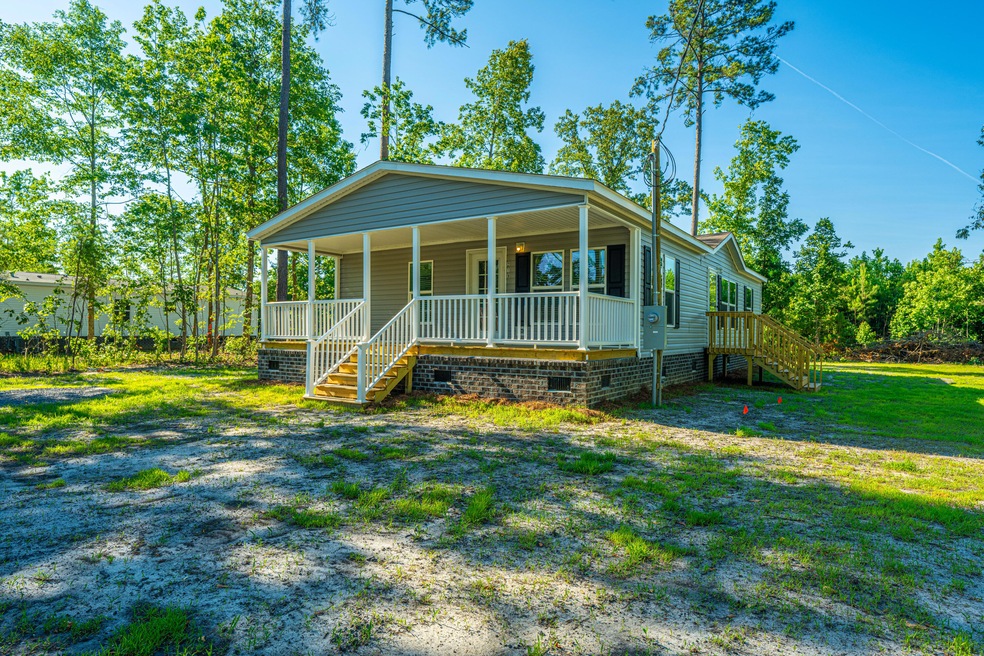 219AshHillDr008