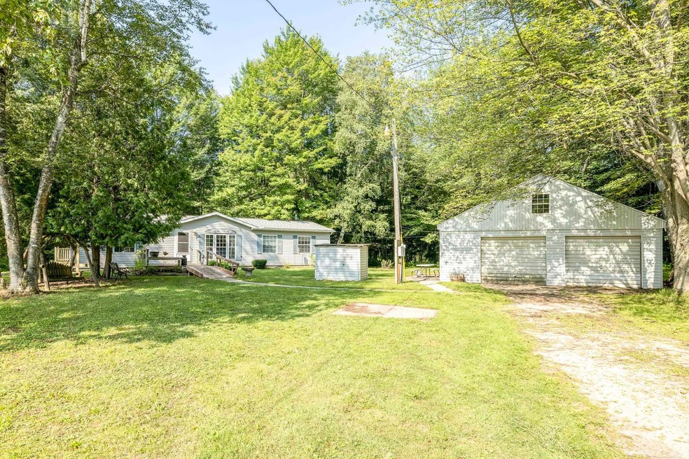 Country Living on 10 Acres
