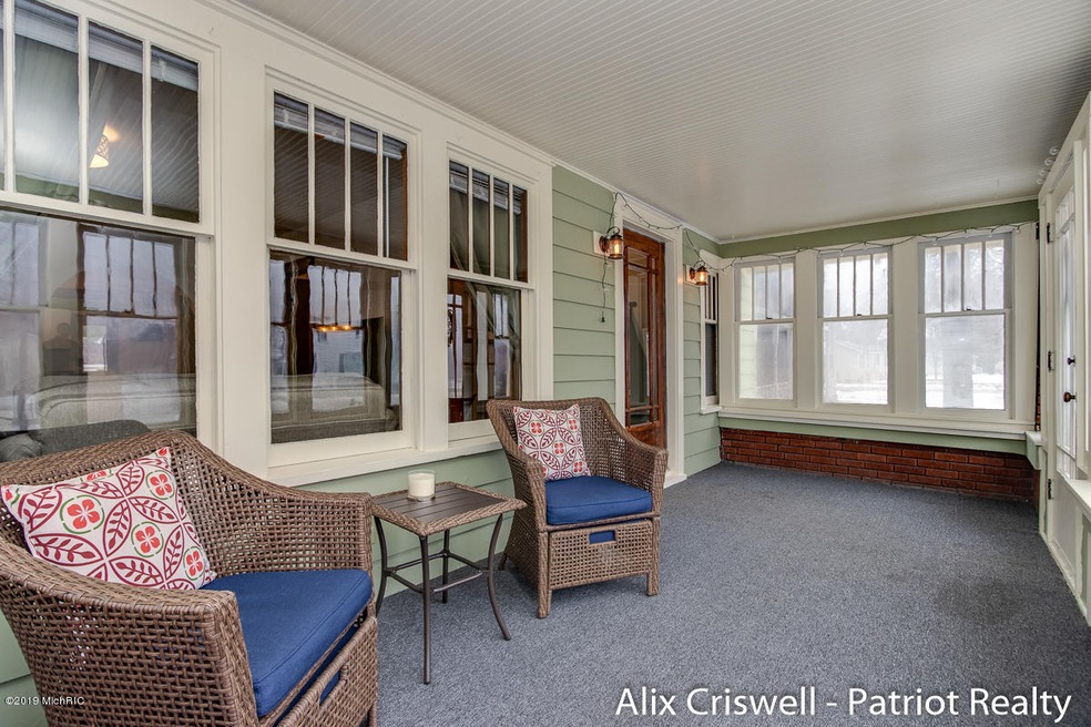 418 N Hudson St SE, Lowell, MI 49331 - photo 1