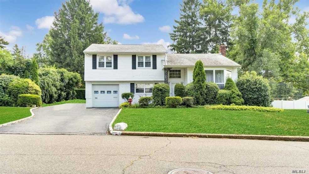 38 Henry Dr, Glen Cove, NY 11542 - photo 1