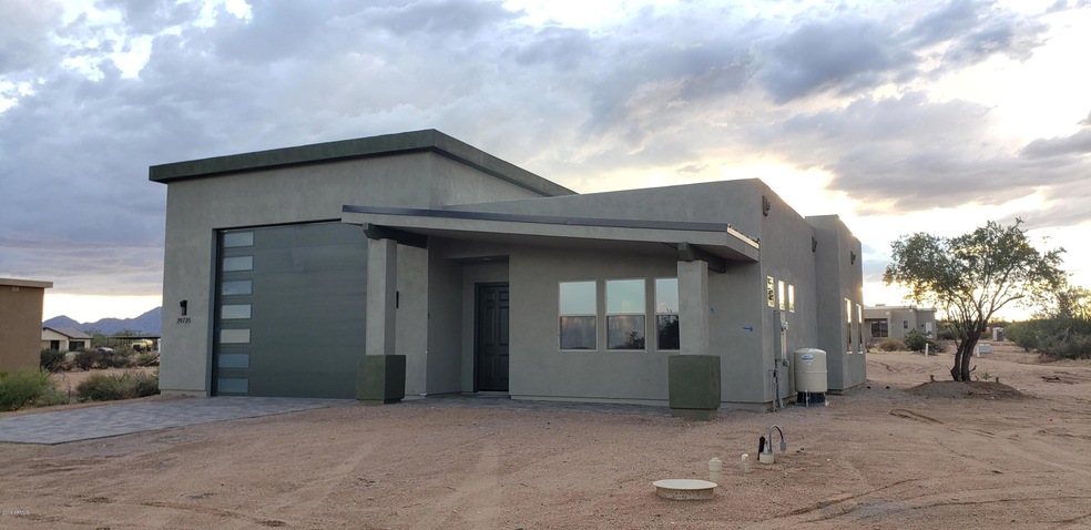 3 bed 2 bath 62x26x15 RV Garage (2)