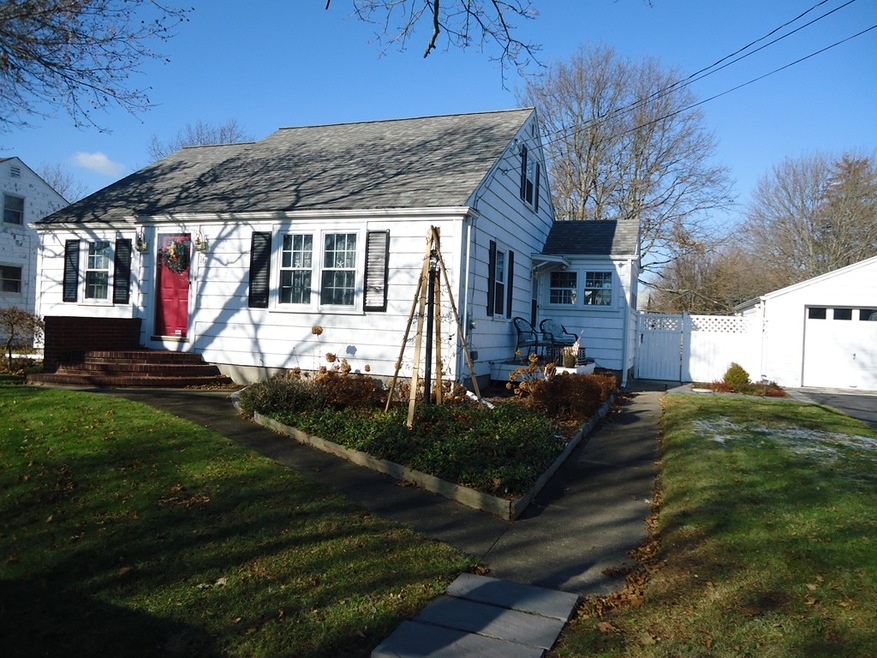 16 Springhill St, Fairhaven, MA 02719 - photo 1