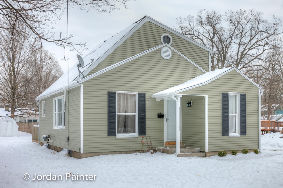 723 Lincoln Lake, Lowell, MI 49331 - photo 1