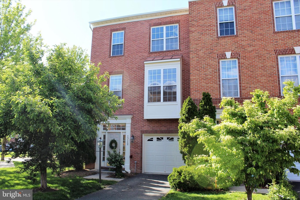 13112 Park Crescent Cir, Herndon, VA 20171 - photo 1