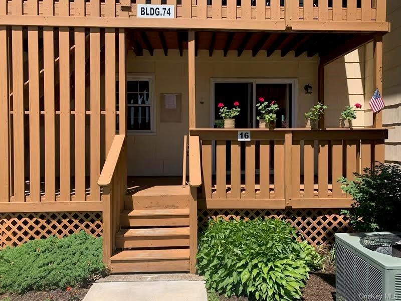 74 Arrow Point Ln unit 16, Washingtonville, NY 10992 - photo 1