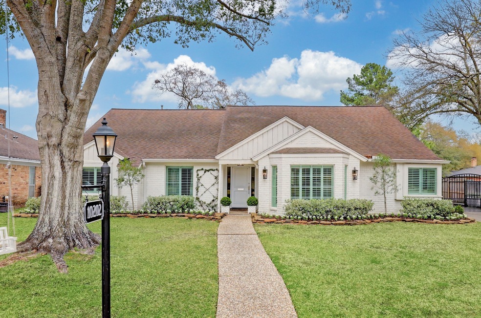 10202 Del Monte Dr, Houston, TX 77042 - photo 1