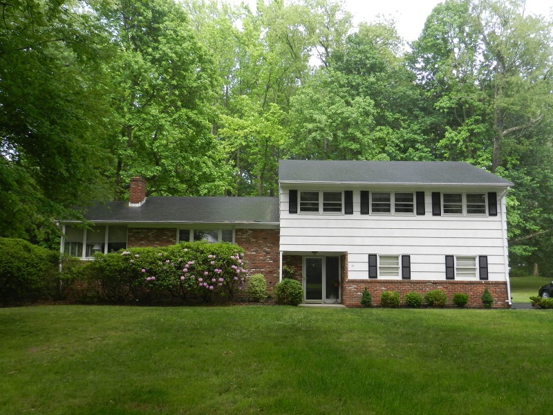 11 Indian Run, Scotch Plains, NJ 07076 - photo 1