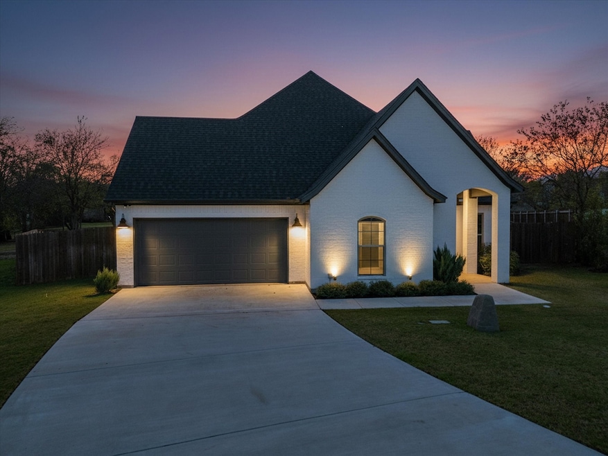 8236 Loar Ct, Fort Worth, TX 76126 - photo 1