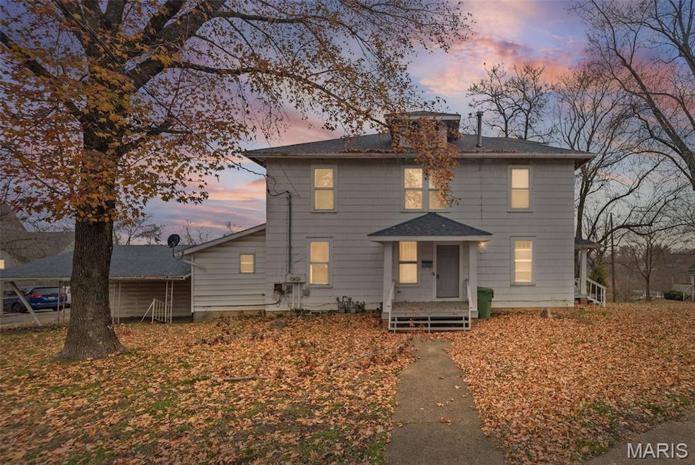 237 Maple St, Chester, IL 62233 - photo 1