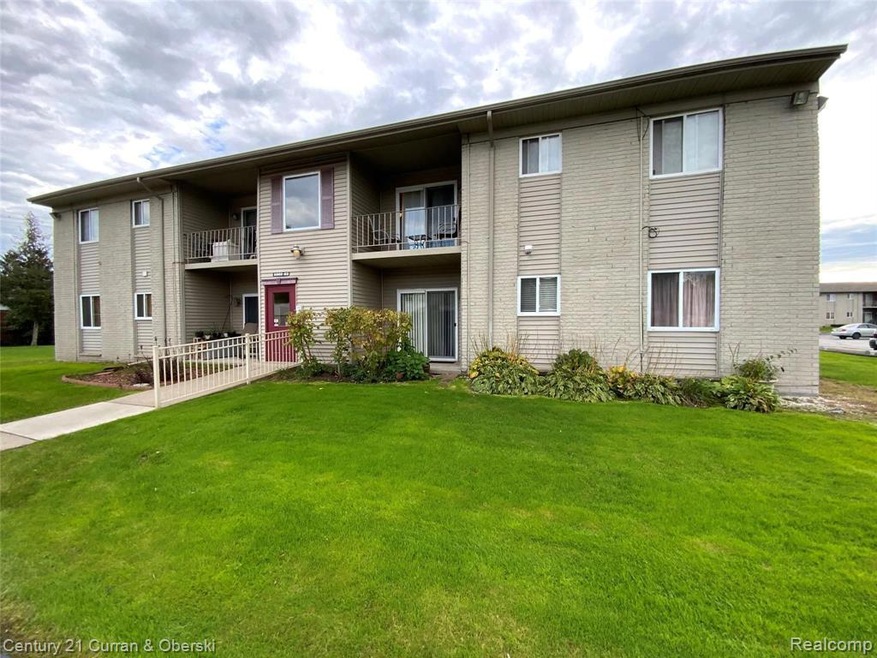 9973 Allen Pointe Dr - 1st floor condo