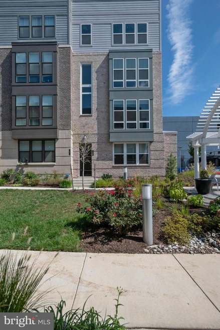 13309 Launders St unit 147, Herndon, VA 20171 - photo 1